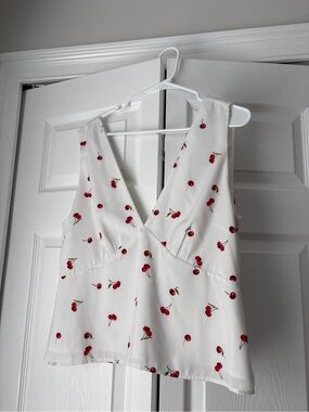 Abercrombie Women's White Cherry Print V-Neck Tank Top